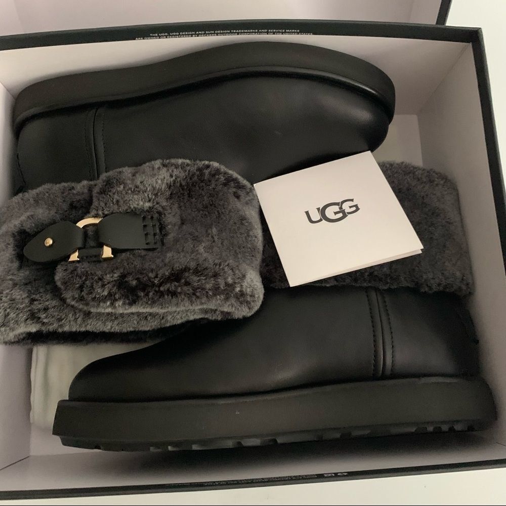 UGG Classic Berge Mini Boot - Picture 8 of 11